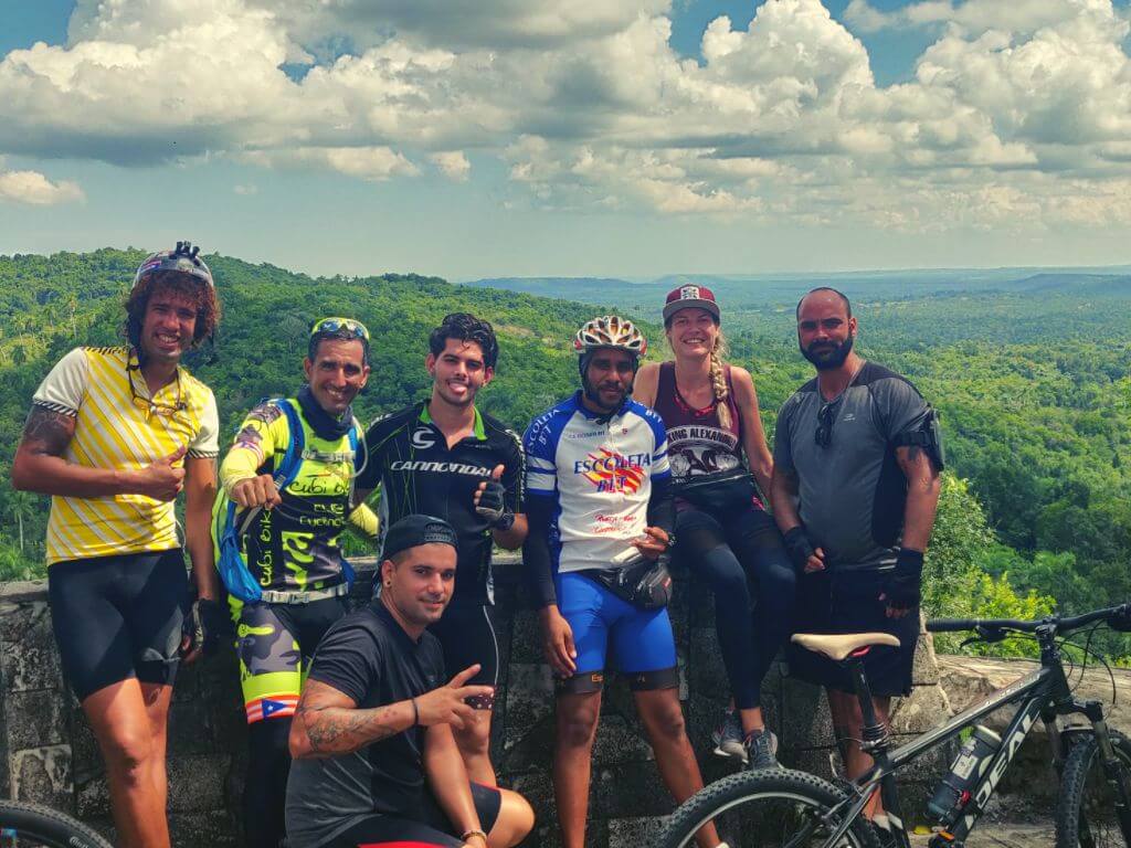 MTB Gruppenfoto am Mirador in Las Terrazas