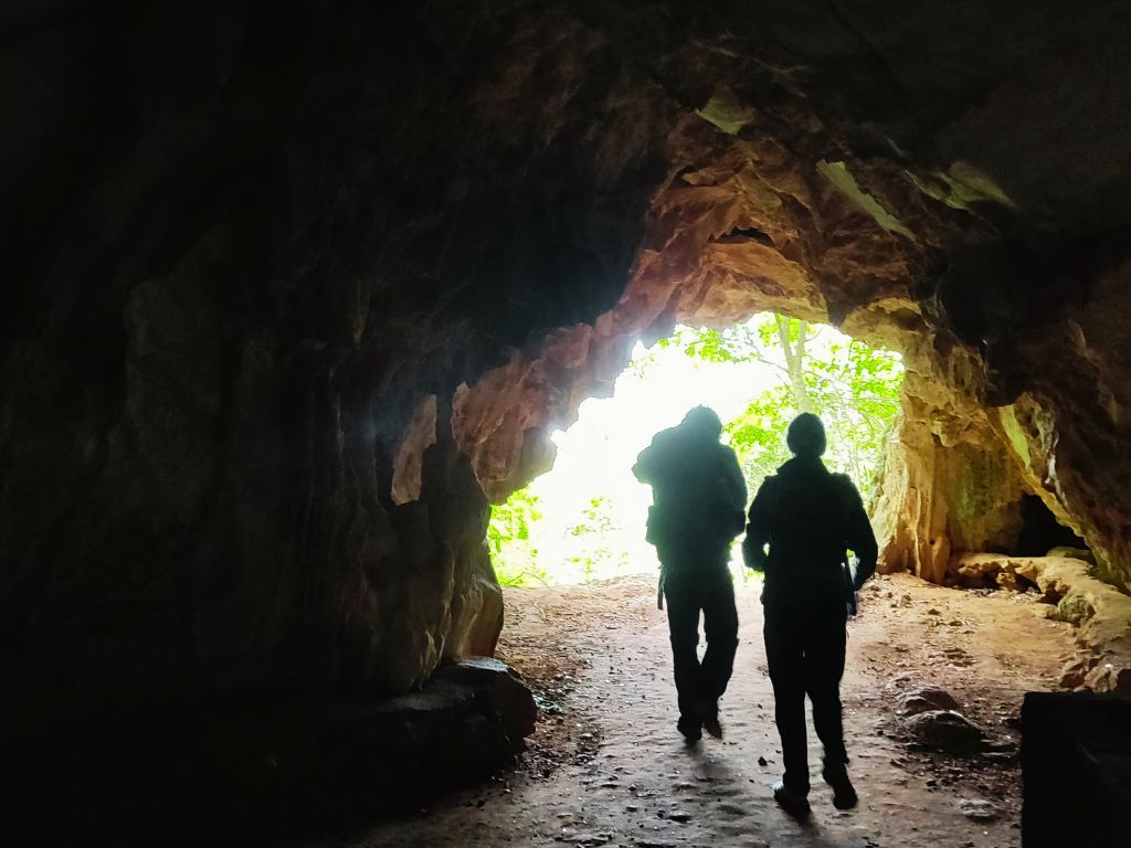 Durchqueren der Cueva de la Vaca