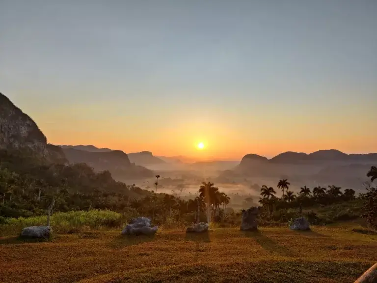 Sonnenaufgang bei den Acuaticos im Vinalestal